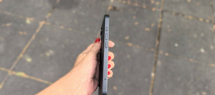 iPhone 17e bot&otilde;es volume