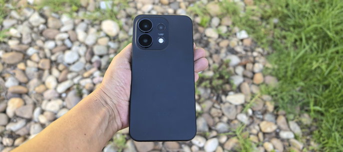 OPPO Reno 16 Pro zona traseira