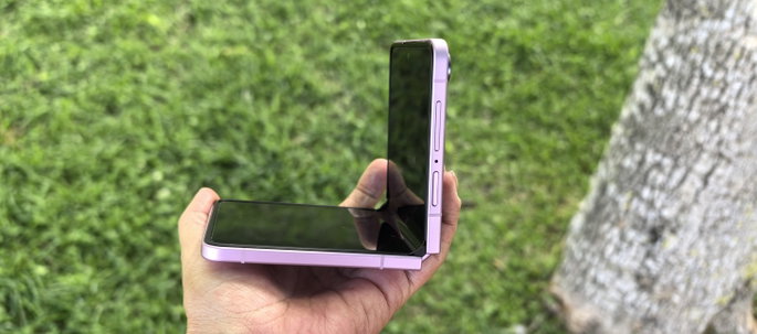Samsung galaxy Z Flip8 perfil