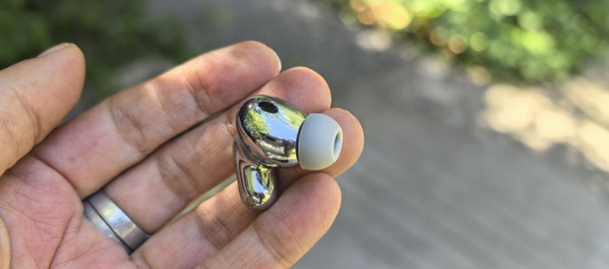 Huawei FreeBuds Neo auricular na m&atilde;o