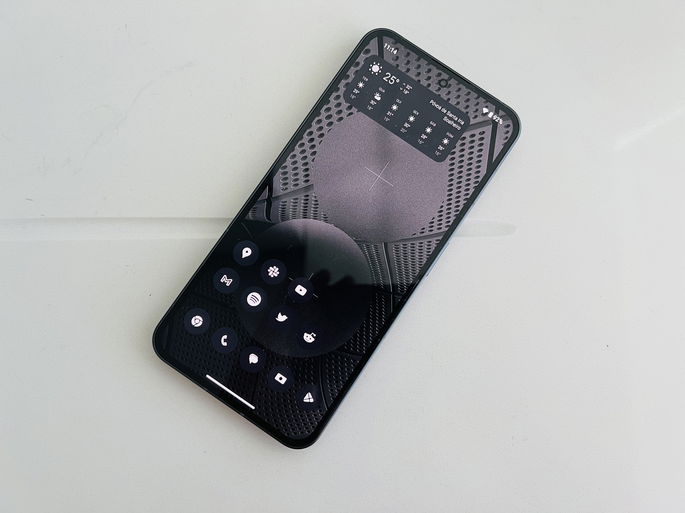 Nothing Phone (2)