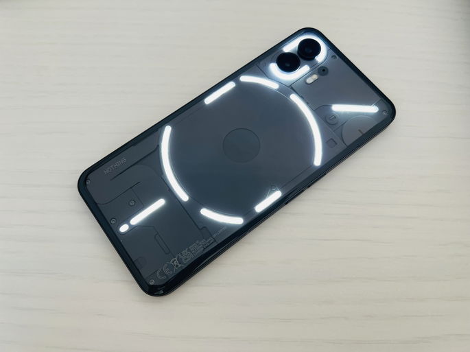 Nothing Phone (2)