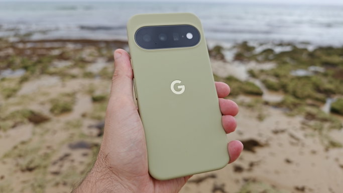 Google Pixel 11 com capa