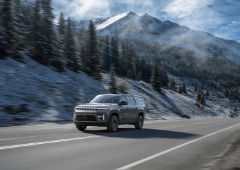Jeep revela SUV híbrido com autonomia brutal. Bateria para mais de 800 km!