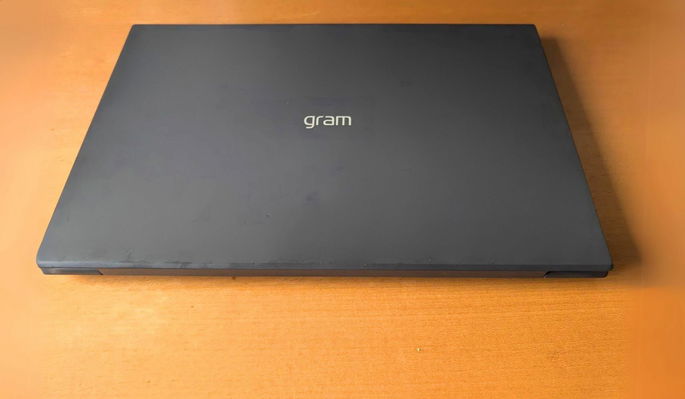 LG Gram fechado