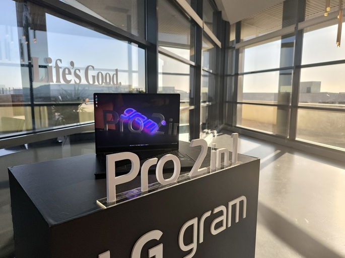 LG Gram Pro 2 em 1 em formato portátil