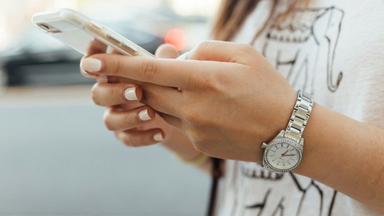 Memória cheia no telemóvel? Estas aplicações gratuitas libertam espaço em poucos minutos