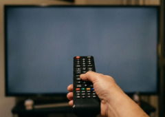 MEO cresce, NOS perde terreno: o que mudou na TV por subscrição em Portugal