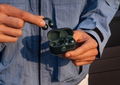 Motorola lança Moto Buds Loop com som Bose e Moto Watch Fit com GPS em Portugal