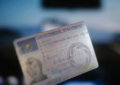 Muitos portugueses desconhecem este truque da Carta de Condução que poupa muitos problemas