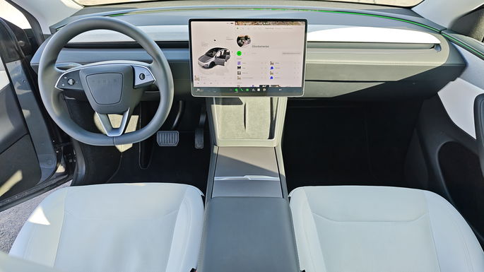 Tesla Model Y Premium