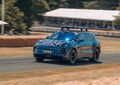Não é só fama: vê o poder do Porsche Cayenne 100% elétrico na estrada e na carga (vídeo)