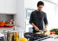 Não sabes o que cozinhar? Este truque do Gemini faz (praticamente) o jantar por ti