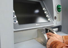 Nem todas as caixas Multibanco são iguais: estas diferenças podem poupar-te dinheiro