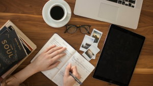 Neste regresso às aulas, podes comprar o setup essencial mais barato do que imaginas