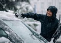 Neve em Portugal: faz estas 3 coisas se fores conduzir para evitar acidentes