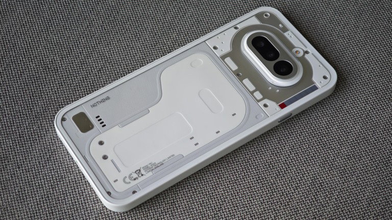 Nothing Phone (4a) review: gama-média transparente a ter em conta