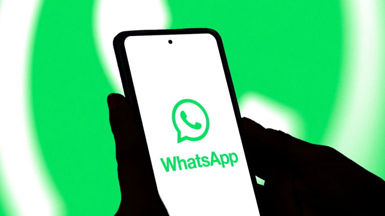 Nova funcionalidade do WhatsApp vai mostrar se alguém anda a ler as tuas mensagens sem saberes