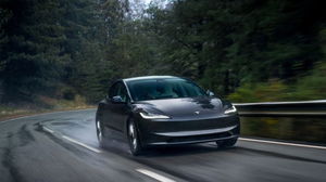 Novo ano, nova queda: Tesla sofre com vendas de carros elétricos em Portugal