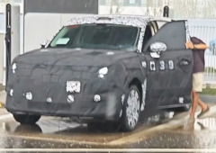 Novo carro da Xiaomi não passa pelos "pingos da chuva" e é apanhado em imagens