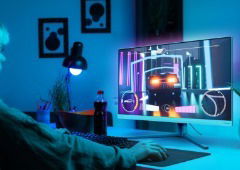 Novo Philips Evnia combina 4K a 160 Hz e Full HD a 320 Hz num único monitor gamer