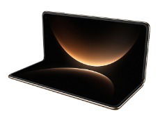 Novo smartphone dobrável chega a Portugal com preço puxado e oferta sedutora