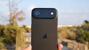 O botão do iPhone que fica escondido na parte de trás do telemóvel e poucos conhecem