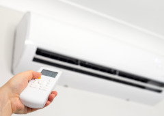 O erro que quase toda a gente comete ao ligar o ar condicionado e que duplica a fatura da luz