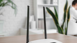 O erro que quase todos cometem com as antenas do router e que estraga o Wi-Fi em casa