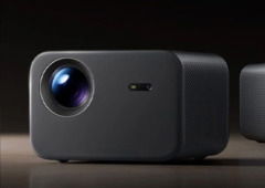 O novo gadget da Xiaomi que é perfeito para uma sessão de cinema em casa
