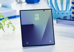 O novo telemóvel dobrável da Samsung que está a vender como nunca