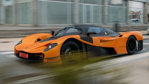 O primeiro supercarro português já saiu da pista para estrada