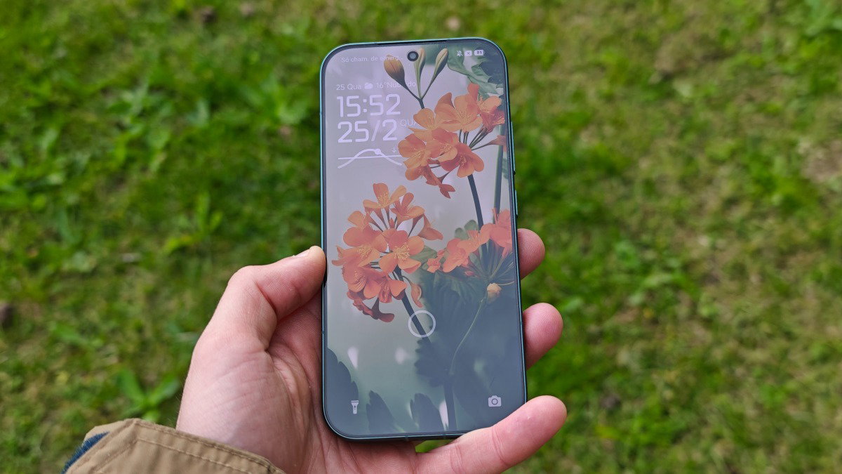 Xiaomi 17 Max chega em maio com bateria de 8000 mAh e ecrã de 6,9 polegadas