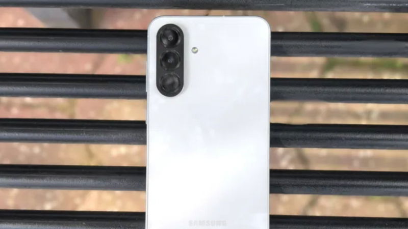 O telemóvel Samsung abaixo de 350€ que está nomeado para os Prémios 4gnews