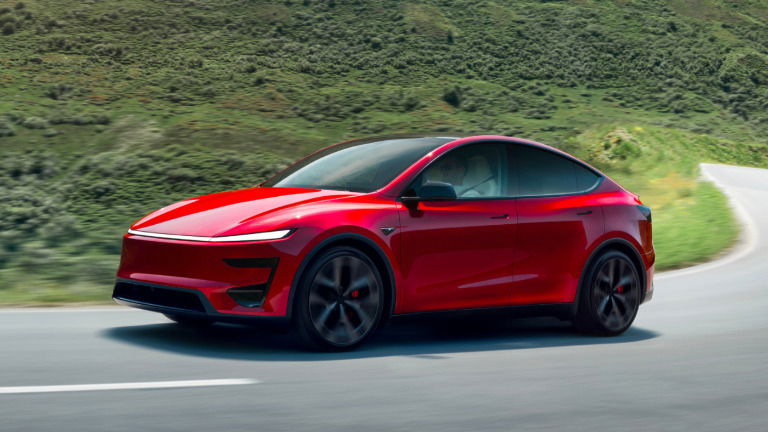 Oficial! Tesla lança novo carro e já sabemos o preço em Portugal