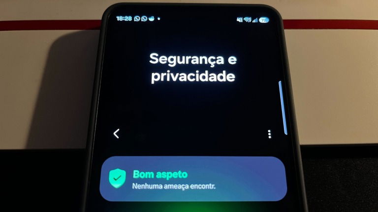 One UI 8.5 traz esta função que protege o telemóvel se ele não estiver em uso