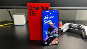 OnePlus 15 review: desempenho e bateria que fazem a concorrência suspirar