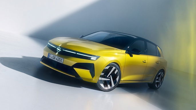 Opel Astra 2026 amarelo zona frontal