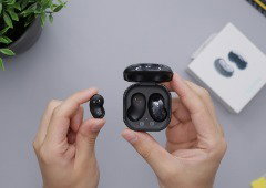 Os teus auriculares sem fios já não dão som? Não os deites fora, o problema costuma ser este