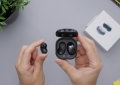 Os teus auriculares sem fios já não dão som? Não os deites fora, o problema costuma ser este