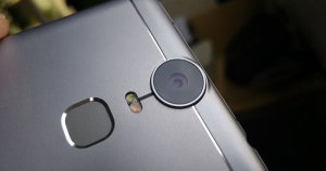 Oukitel prepara smartphone com carregamento Wireless e acabamentos premium