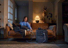 Parece um trolley, mas dá energia à tua casa (e não só) durante horas: BLUETTI Elite 400 chegou à Europa