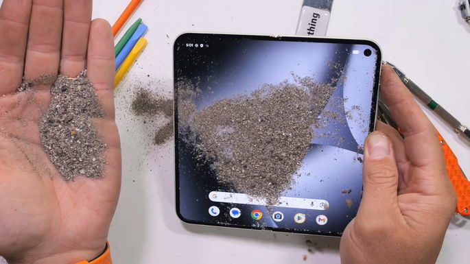 Pixel 10 Pro Fold explode