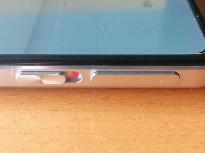 POCO F4 GT botões retráteis