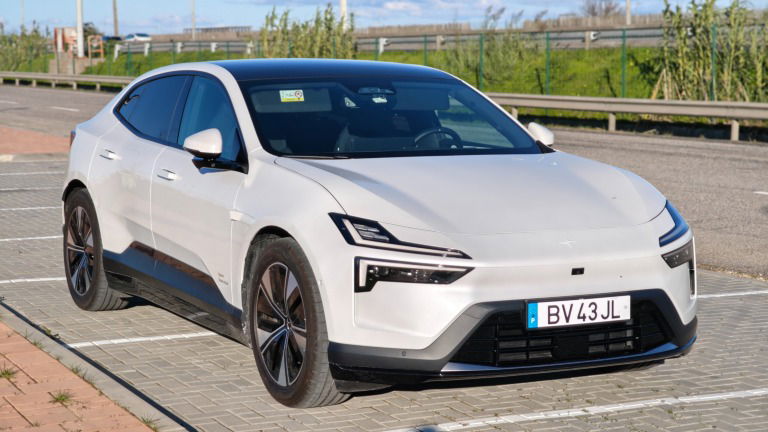 Polestar 4 ensaio: testámos o carro elétrico sem vidro traseiro