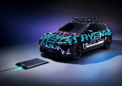 Porsche Cayenne Electric vai ser o primeiro do mundo a ter carregamento igual ao dos telemóveis