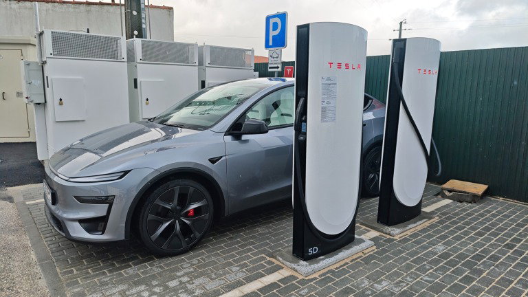 Portugueses já escolheram próximo local de Superchargers da Tesla em Portugal