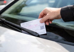 Poucos condutores sabem, mas há uma forma legal de pagar menos nas multas de trânsito