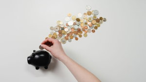 Poupar dinheiro pode ser mais simples do que parece: 4 desafios para começar hoje
