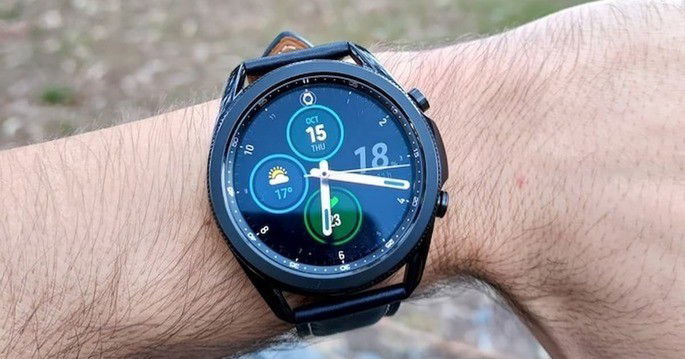 Este é o design do modelo anterior, o Samsung Galaxy Watch 3